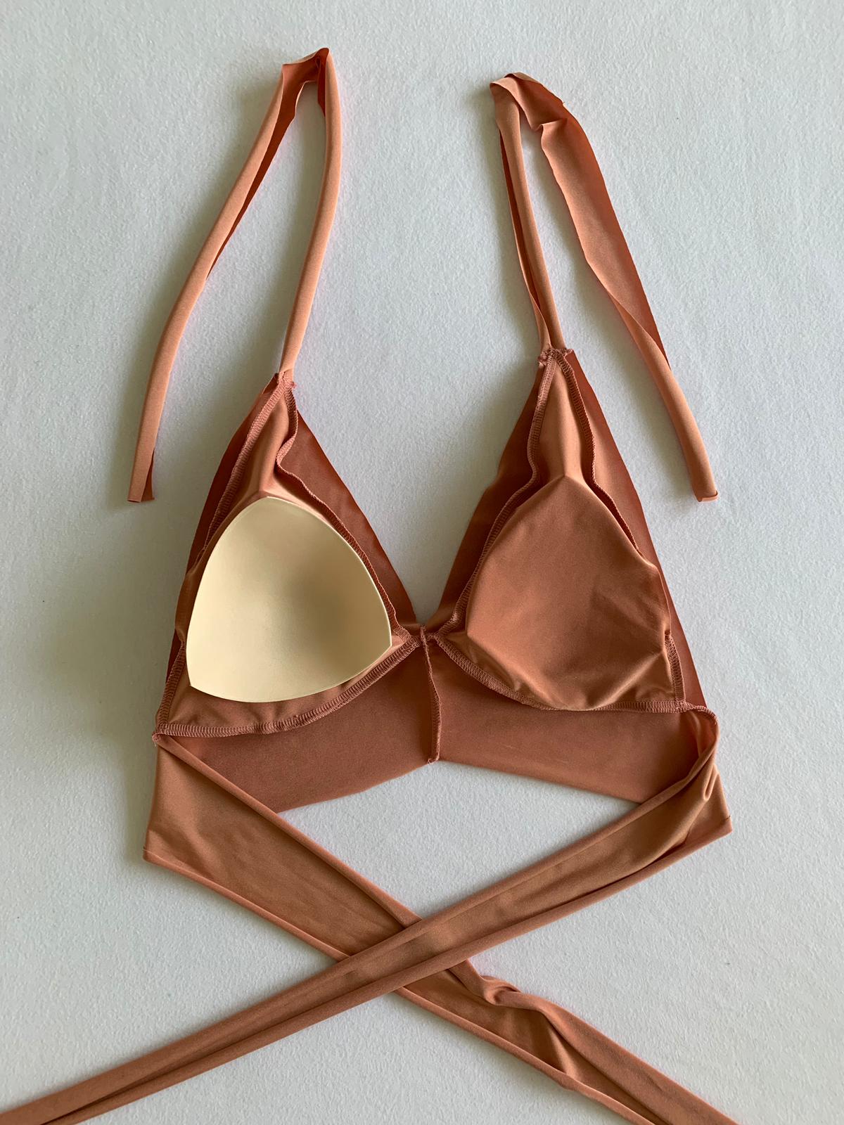 Podprsenka ležící zezadu 2