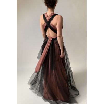 KOMPLET dlouhých tylových a variabilních šatů Convertibles®