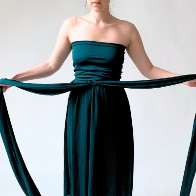 Dlouhé variabilní šaty Convertibles® NILPET® z kolekce Bohème, borovicové