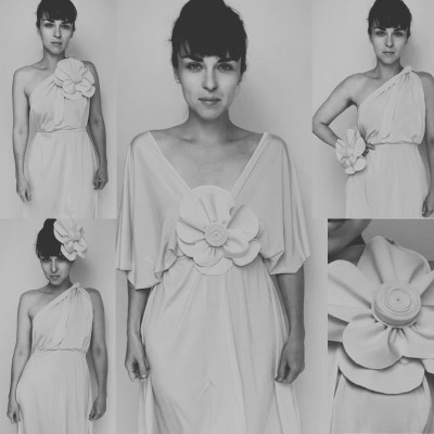 Velká květina + dlouhé šaty střihu Bohème z klasického materiálu