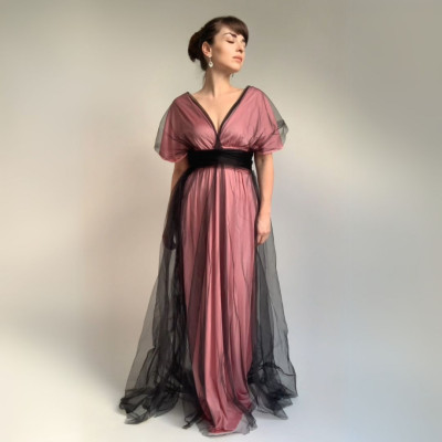 KOMPLET dlouhých tylových a variabilních šatů Convertibles®