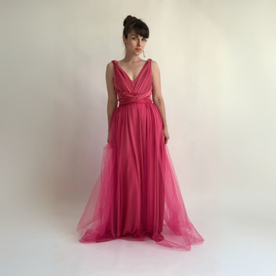 Komplet dlouhých variabilních šatů a tylové sukně