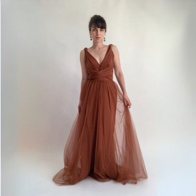 Komplet dlouhých variabilních šatů a tylové sukně