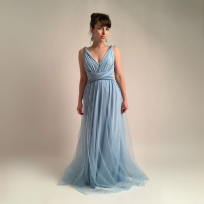 Komplet dlouhých variabilních šatů a tylové sukně