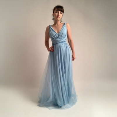 Komplet dlouhých variabilních šatů a tylové sukně