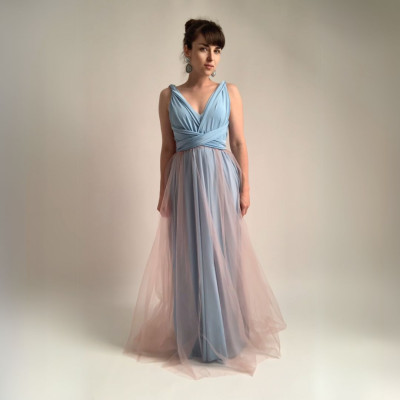 Komplet dlouhých variabilních šatů a tylové sukně