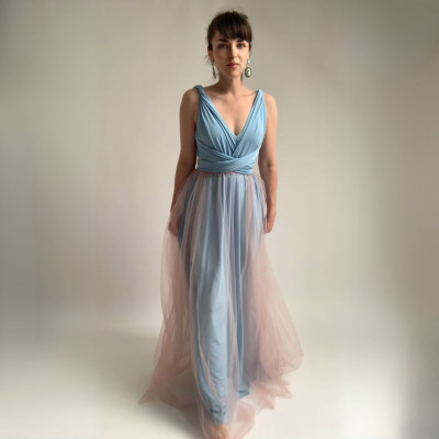 Komplet dlouhých variabilních šatů a tylové sukně