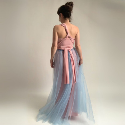 Komplet dlouhých variabilních šatů a tylové sukně