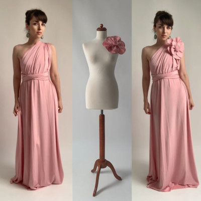 Velká květina + dlouhé šaty střihu Bohème z klasického materiálu