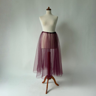 Midi tylová sukně, v barvě bordó, jednoduchá